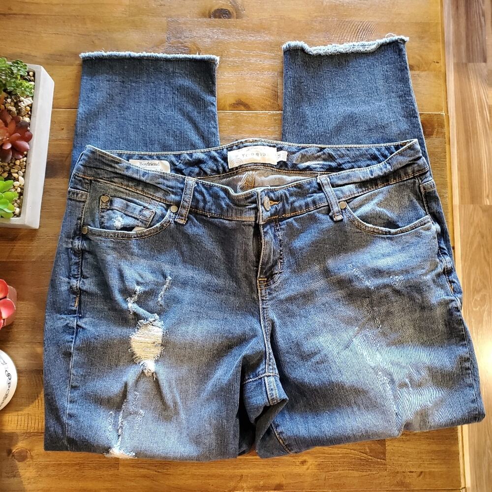 Torrid Distressed Boyfriend Jeans Raw Hem Size 14 - Picture 1 of 6